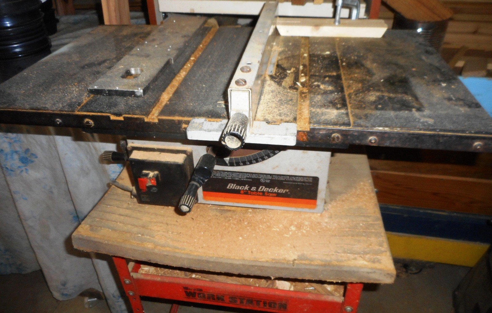 Sold at Auction: Black & Decker 8 Induction Motor Table Saw